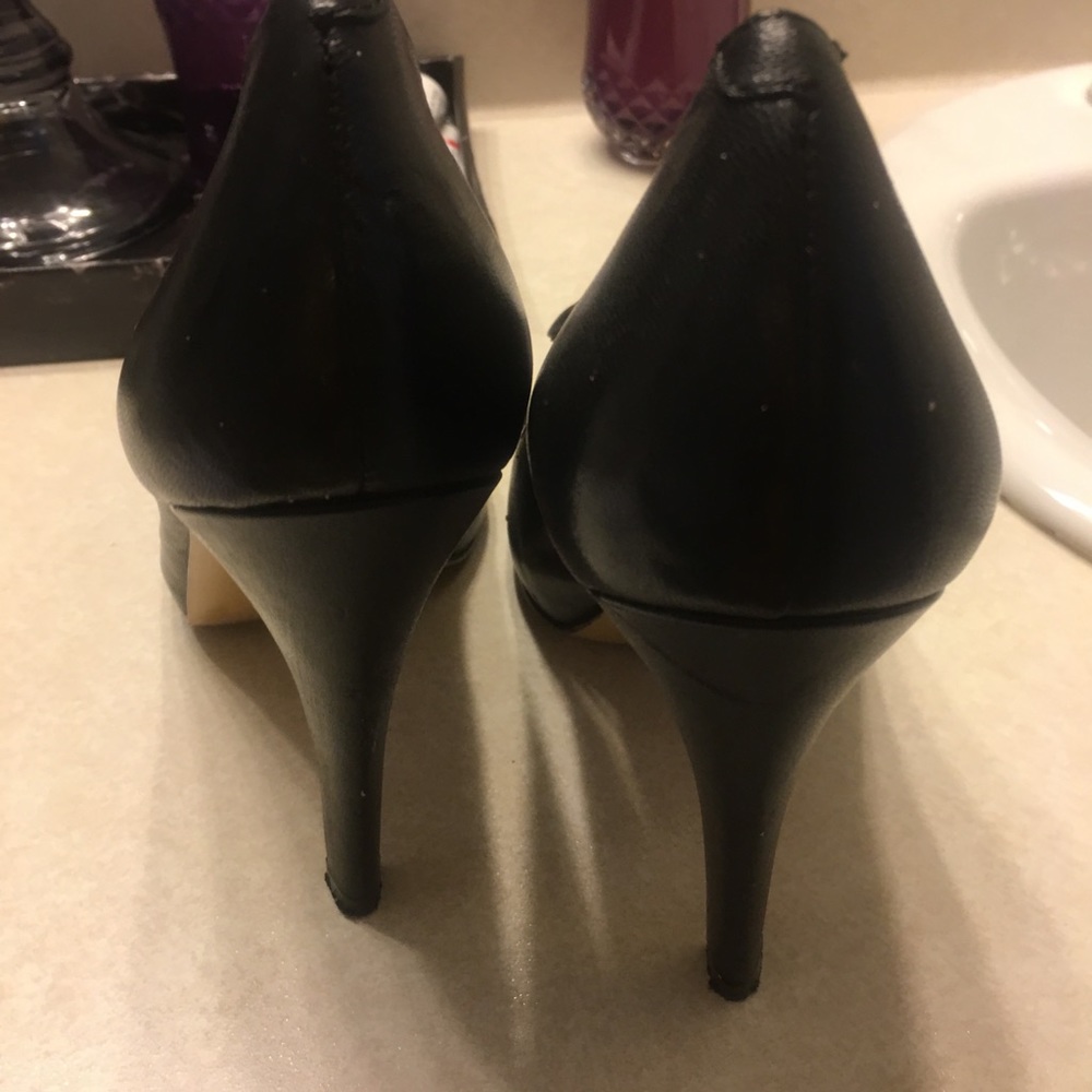 Heels - Picture 2 of 8
